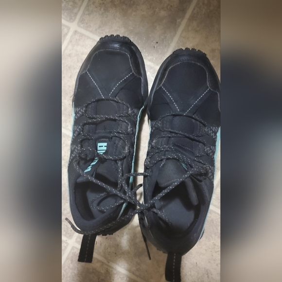 Women Puma sneakers/runners black and green. - Picture 2 of 6